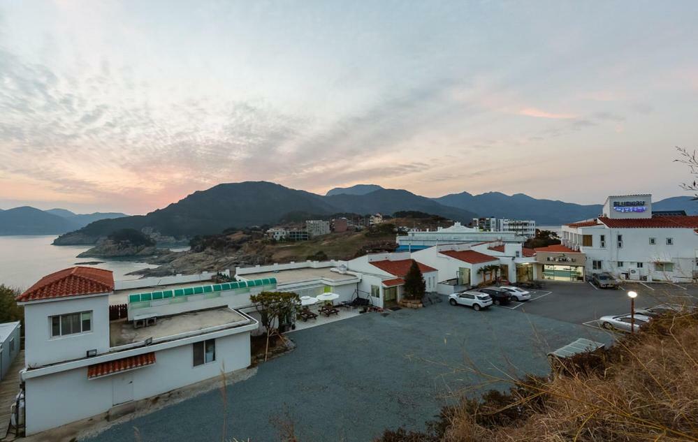 Windy Hill Resort Geoje Exterior foto