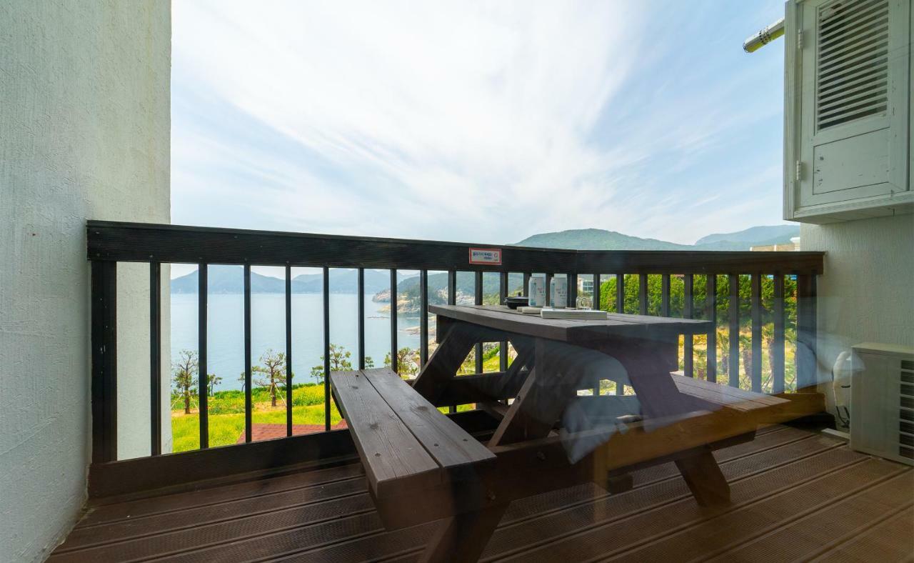 Windy Hill Resort Geoje Exterior foto